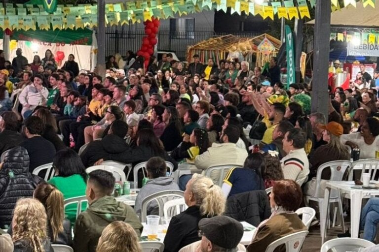 Estreia do Brasil na Copa reúne mais de 2 mil fiéis na quermesse do Perpétuo Socorro; vídeo