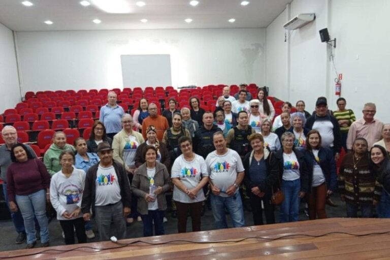 Patrulha Maria da Penha orienta idosos sobre violência e golpes em Altônia