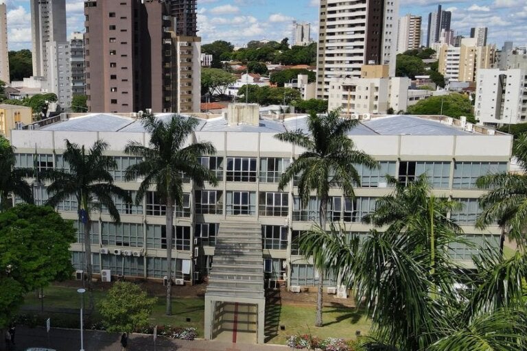 Prefeitura de Umuarama decreta ponto facultativo durante jogo do Brasil