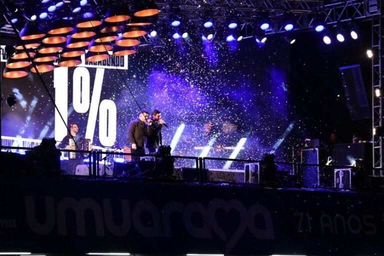 Marcos e Belutti reúnem milhares de pessoas na festa dos 71 anos de Umuarama; veja o vídeo