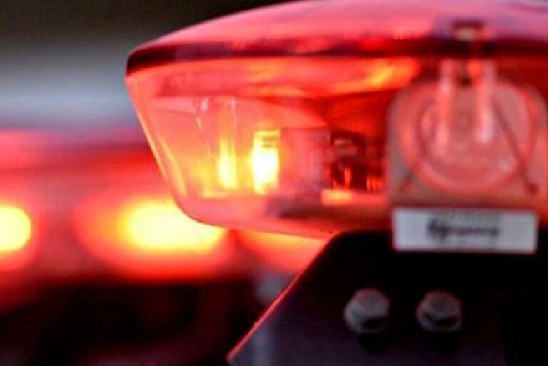 Mulher bêbada agride ex-companheira com tijolo, soco e tenta esganá-la em Icaraíma