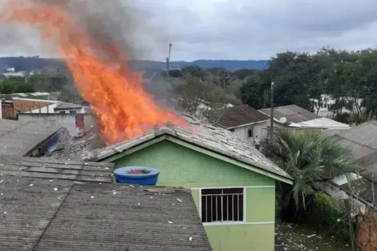 Idosa acamada morre durante incêndio que destruiu casa no Paraná