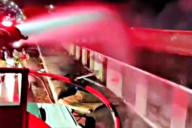 Incêndio destrói comércio no centro de Maria Helena e mobiliza o Corpo de Bombeiros; vídeo