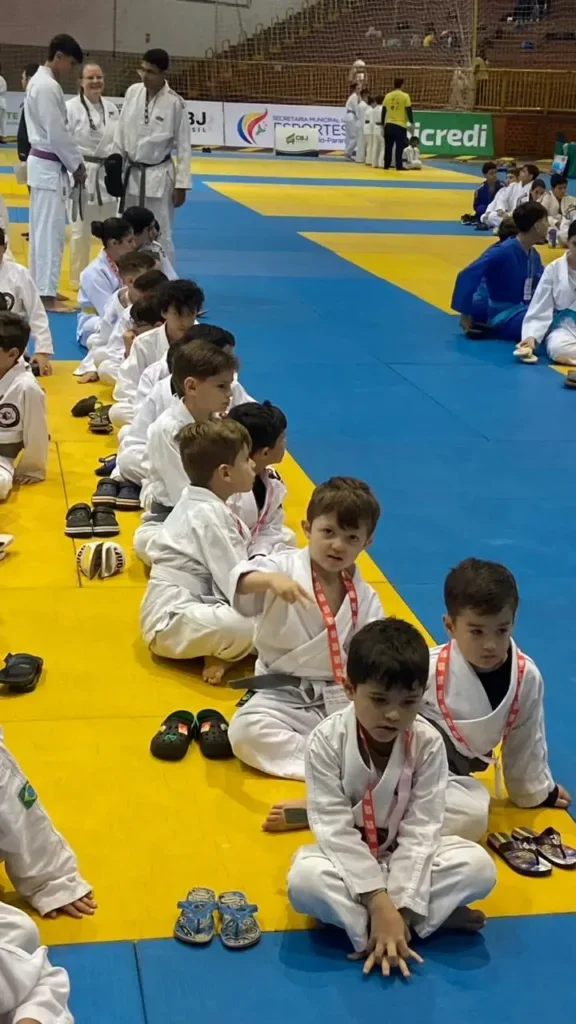 Judocas da Associação Juan Jimenez conquistam 22 medalhas no regional de Campo Mourão