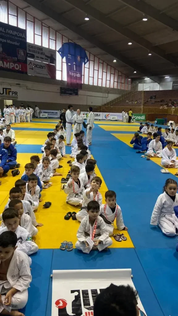 Judocas da Associação Juan Jimenez conquistam 22 medalhas no regional de Campo Mourão