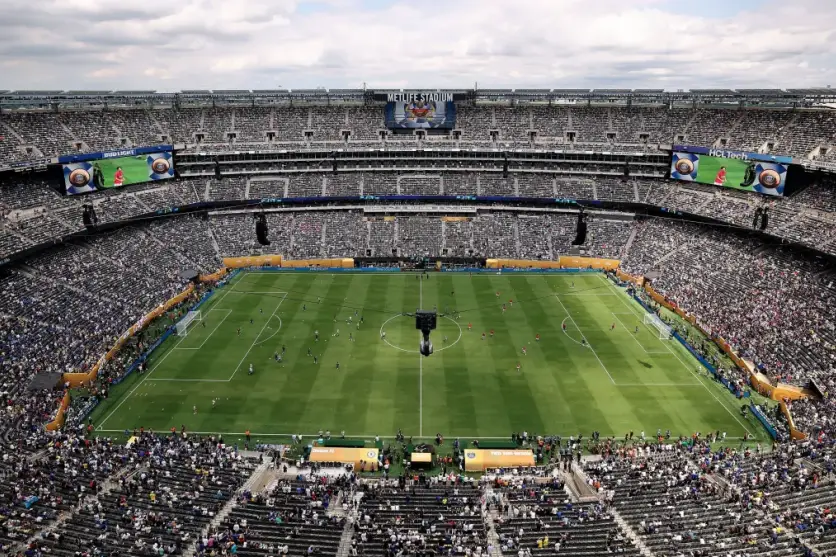 Estádio de futebol.