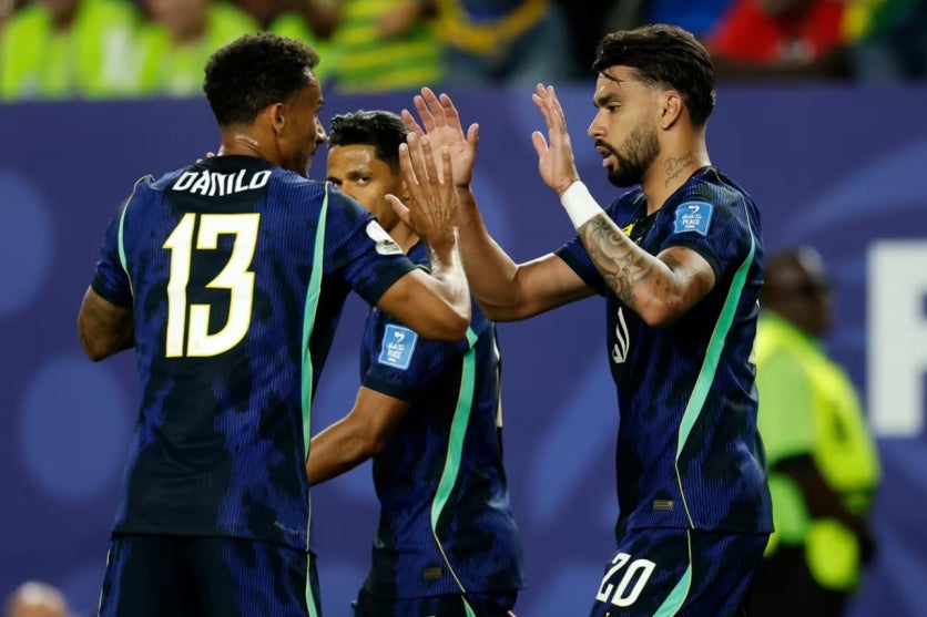 Jogadores da seleção brasileira durante disputa da Copa do Mundo 2026.