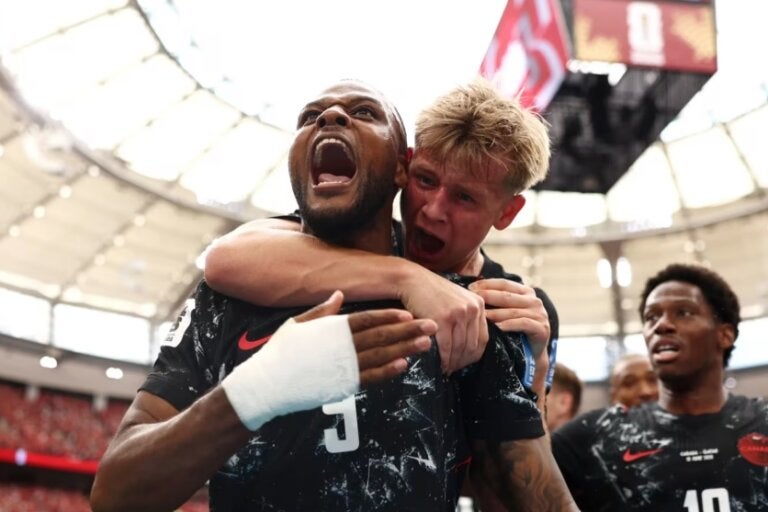 Jogadores celebrando colocação para as oitavas da Copa do Mundo 2026.