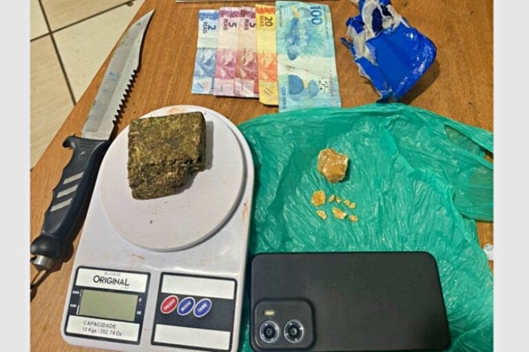 Polícia Militar faz apreensão de drogas e prende um traficante em Umuarama