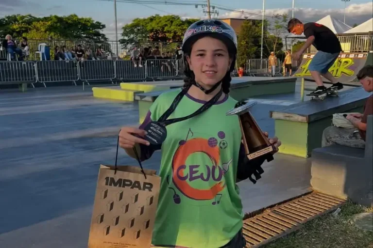 Skatista Rebeca Peixe é contemplada por programa de incentivo ao esporte do Paraná