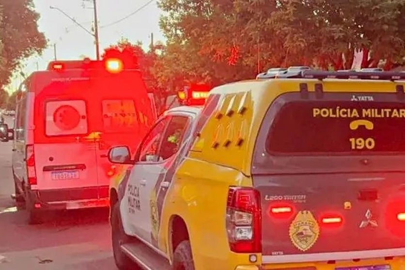 Viaturas da PM e Samu.
