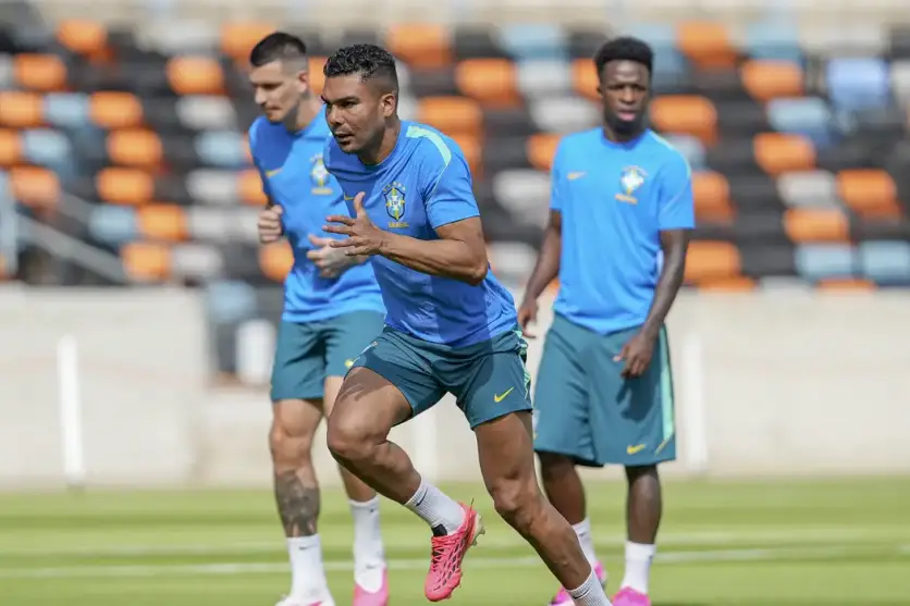 Equipe brasileira durante treino para o embate contra o Japão.