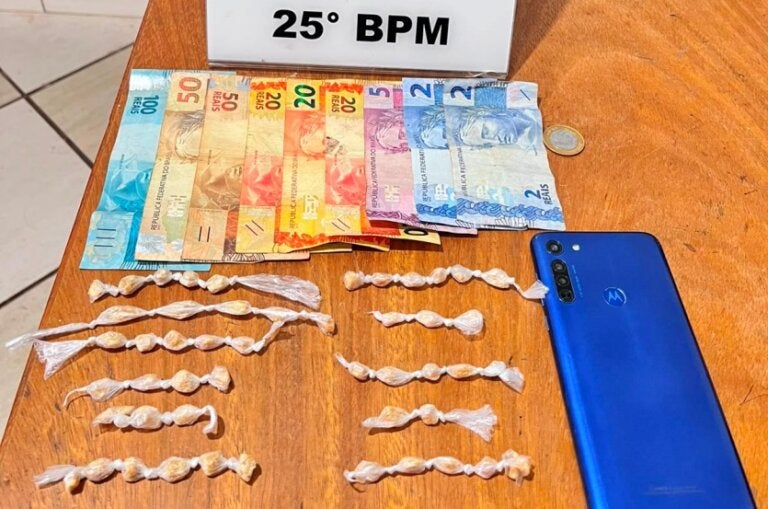 PM prende mulher que usava meninos para esconder drogas na região da Praça da Bíblia