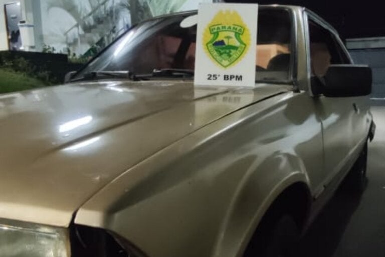 Carro recolhido pela PM durante situação de embriaguez ao volante em Umuarama.