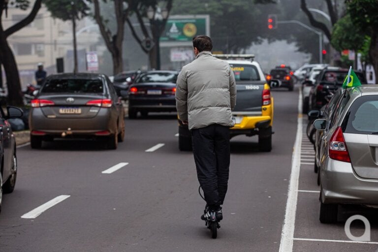 Segurança: Umuarama propõe regras para patinetes e motos elétricas