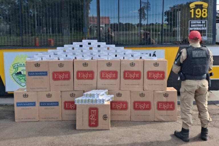 Cigarros apreendidos na PR-323 em Cianorte.