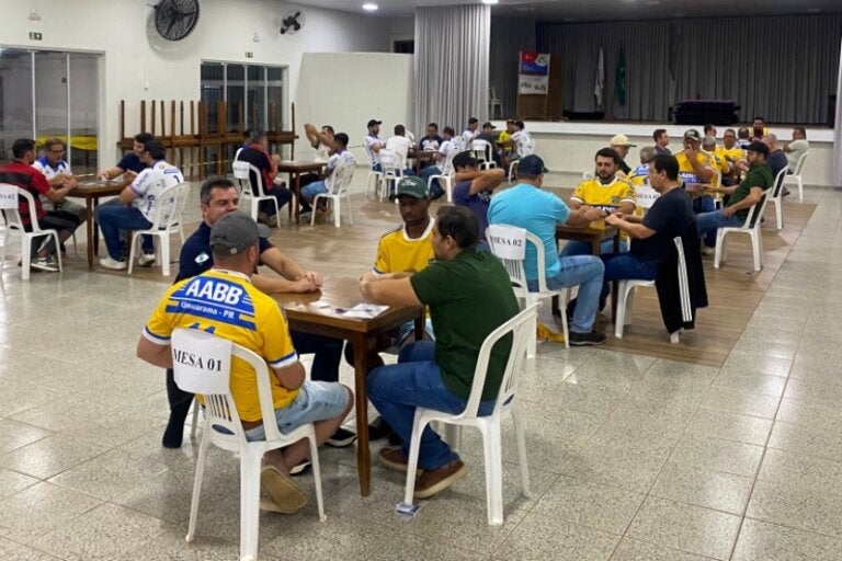 Torneio de truco em Umuarama.