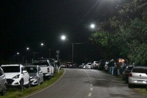 Iluminação nova na Estrada Dias.