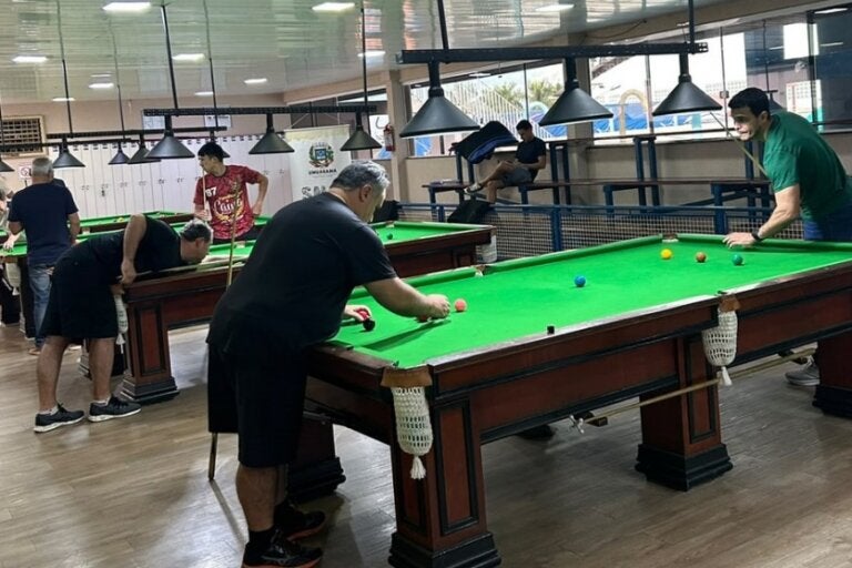 Torneio de sinuca em Umuarama.