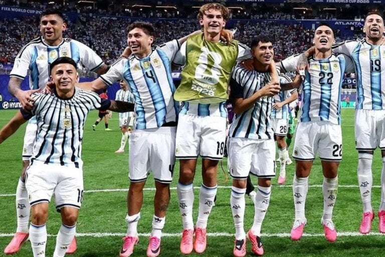 Argentina vira sobre a Inglaterra, avança à final e mantém vivo sonho do tetracampeonato