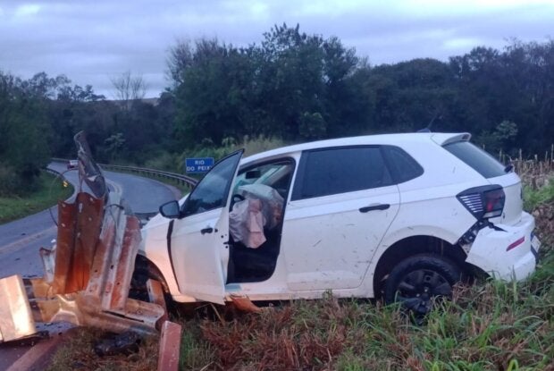 Carro é encontrado abandonado após acidente na PR-581, em Assis Chateaubriand