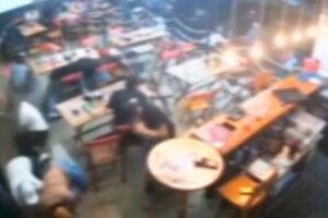 Frame de ataque a estabelecimento em Campo Mourão.