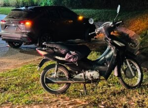 Motociclista fica ferido em colisão entre carro e moto na PR-323, em Umuarama; vídeo