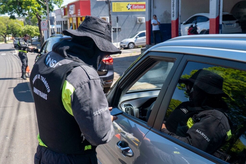 Paraná abre mais de 4 mil vagas em concursos e seleções; salários chegam a R$ 8,7 mil