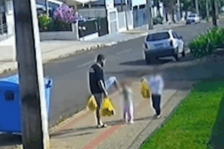 Pai que chutou filha já era investigado por agredir enteado com pedaço de madeira