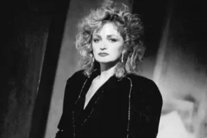 A cantora Bonnie Tyler.