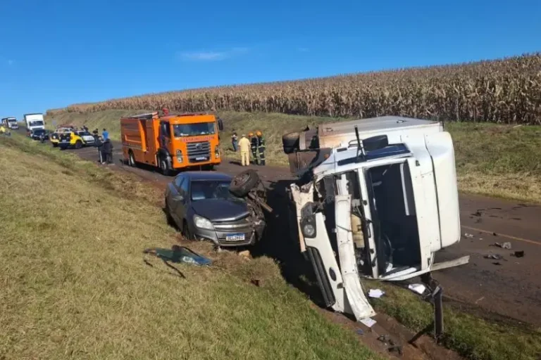Homem morre em grave acidente envolvendo três veículos na PR-239