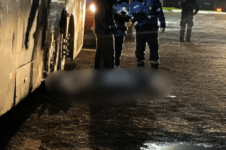 Borracheiro morre durante troca de pneu de ônibus na BR-277