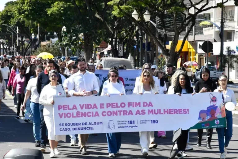 Umuarama realiza 4ª Caminhada do Meio-Dia em apoio à prevenção do feminicídio