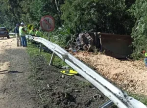 Caminhoneiro morre após perder o controle de veículo e provocar grave acidente na BR-277