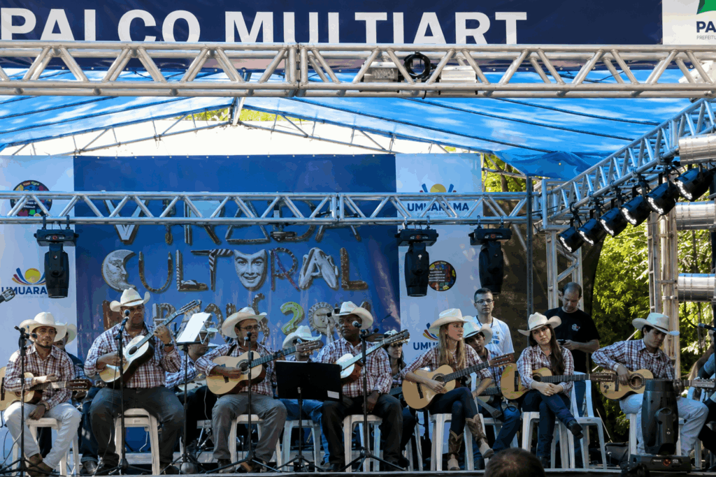 Show Brasil Sertanejo III leva clássicos da música raiz ao palco do Centro Cultural de Umuarama