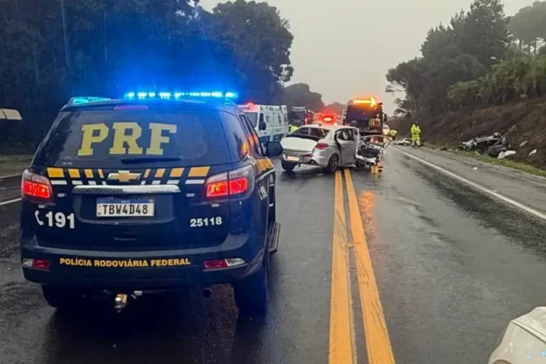 Colisão frontal na BR-277 deixa cinco mortos e um ferido grave no Paraná