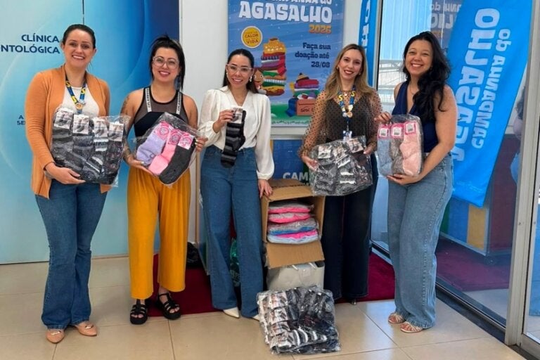 Entrega das doações da Campanha do Agasalho em Umuarama.