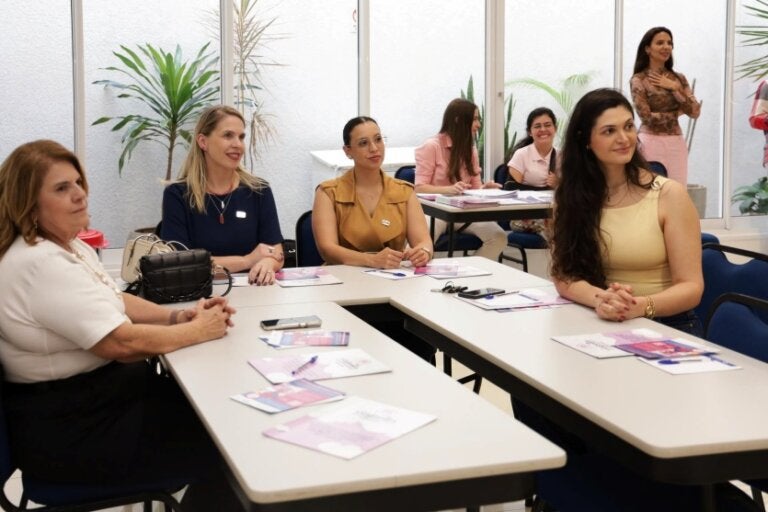 Empreendedores participam de oficina e conhecem programa que fortalece o turismo