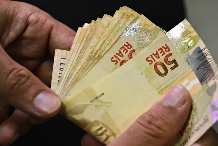 Enteado furta R$ 5 mil de morador de Umuarama e faz ameaças contra a vítima