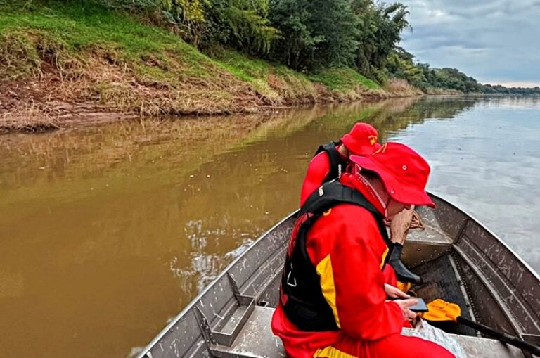 Equipes encerram 2º dia de buscas sem localizar jovem que se afogou no Rio Ivaí
