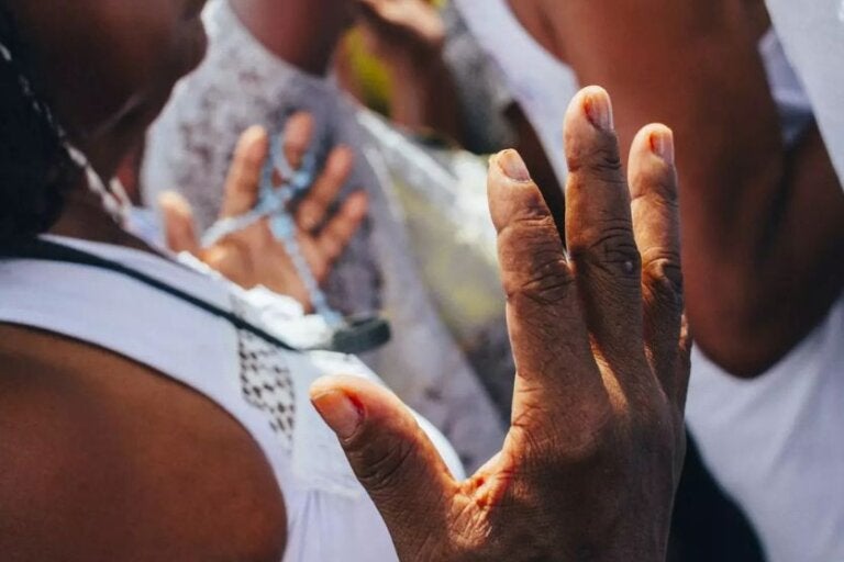 ‘Benzedora’ promete que R$ 300 apareceriam embaixo do colchão e engana idosa em Ivaté