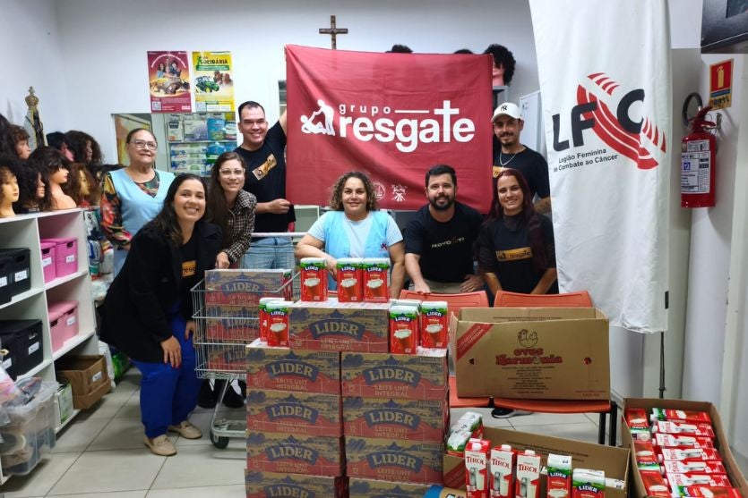 Grupo de Oração Resgate doa cerca de 350 litros de leite ao Hospital Uopeccan de Umuarama