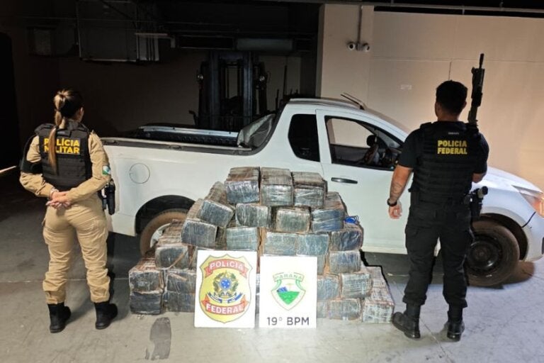 Perseguição termina com apreensão de meia tonelada de maconha em Guaíra