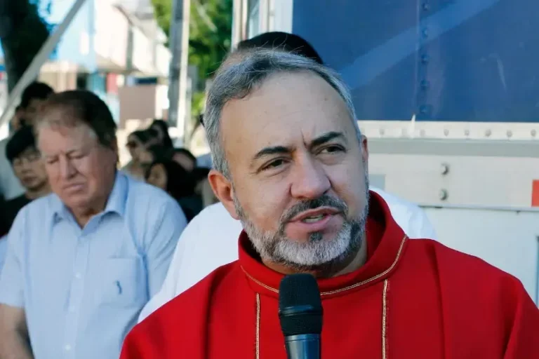 Estado de saúde de Frei Tosta melhora, e paróquia pede doação de sangue em Umuarama
