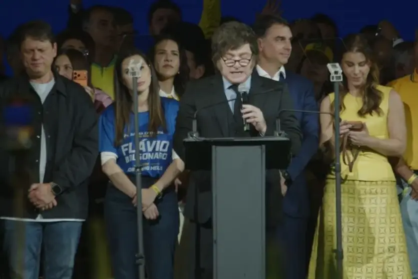 Governo convoca embaixador na Argentina após discurso de Javier Milei em evento do PL