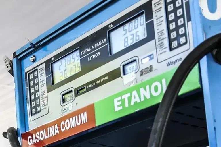 Governo eleva mistura de etanol na gasolina para 32% e prevê reduzir importação de combustível