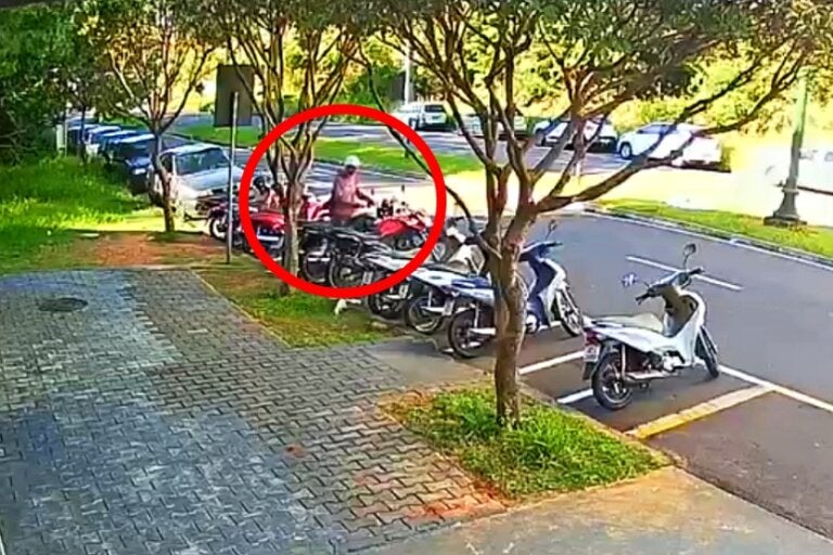 Umuarama: Moto furtada de trabalhador é localizada; confira o vídeo do momento do crime