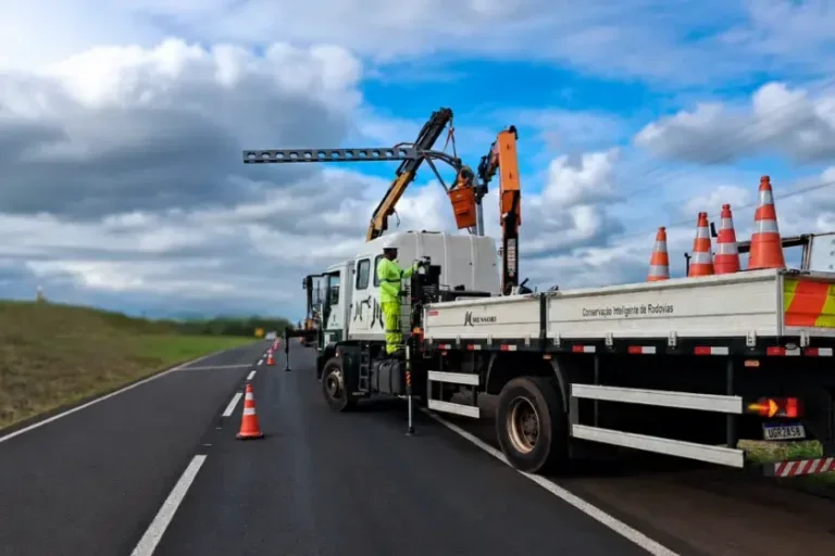 Intervenções exigem atenção de motoristas na PR-323 e na BR-272 nesta quinta; veja os trechos