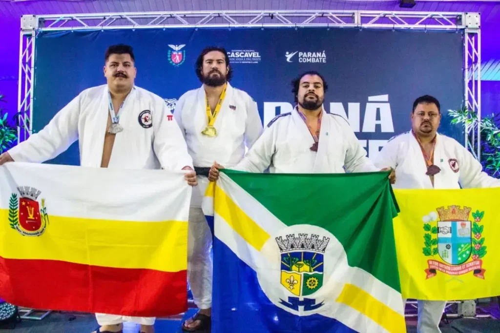 Judocas da Associação Juan Jimenez conquistam dois ouros e um bronze no Paraná Combate 2026