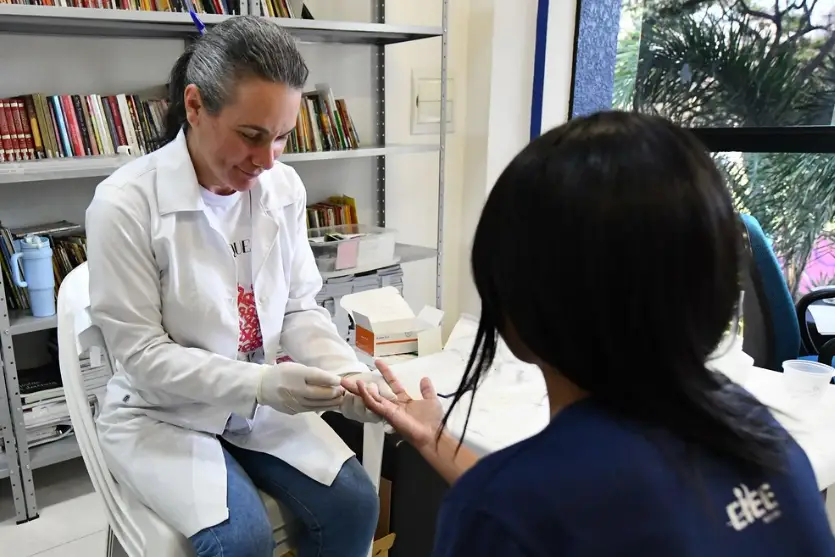 Julho Amarelo mobiliza jovens do Ciee com testes gratuitos para hepatites virais